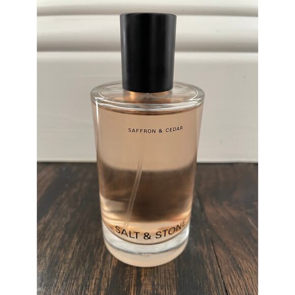 Salt and Stone Saffron & Cedar Body and Hair Fragrance Mist - Picture 2 of 4